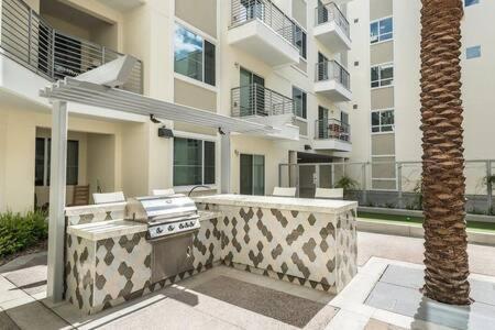 Paradise Cozysuites With Pool And Jacuzzi 11 Phoenix Dış mekan fotoğraf